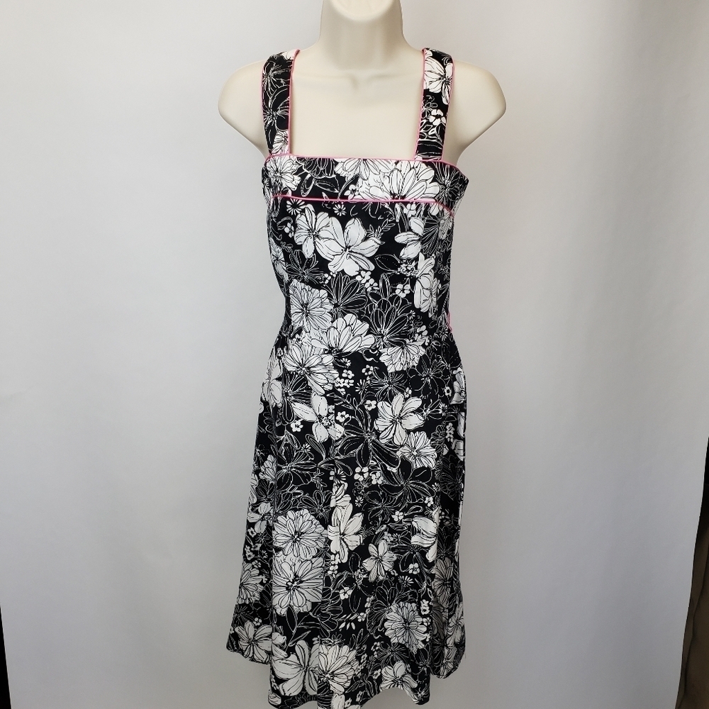 Scarlett vintage floral black white with pink piping fit and flare dress size 10